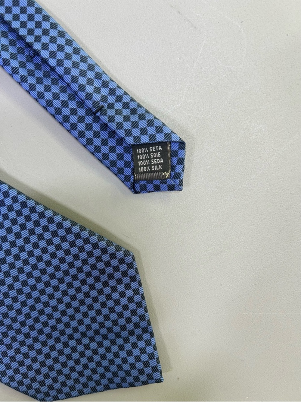 Foggia Men’s 100% Silk Blue Geometric Tie - Picture 3 of 5